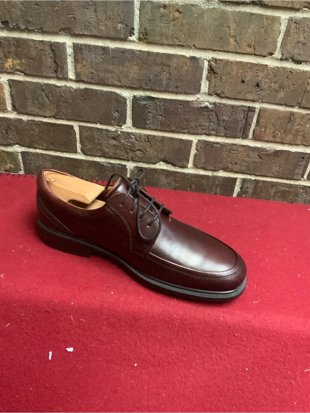 Ecco Men's Lace-Up Oxford in Mahogany Brown
